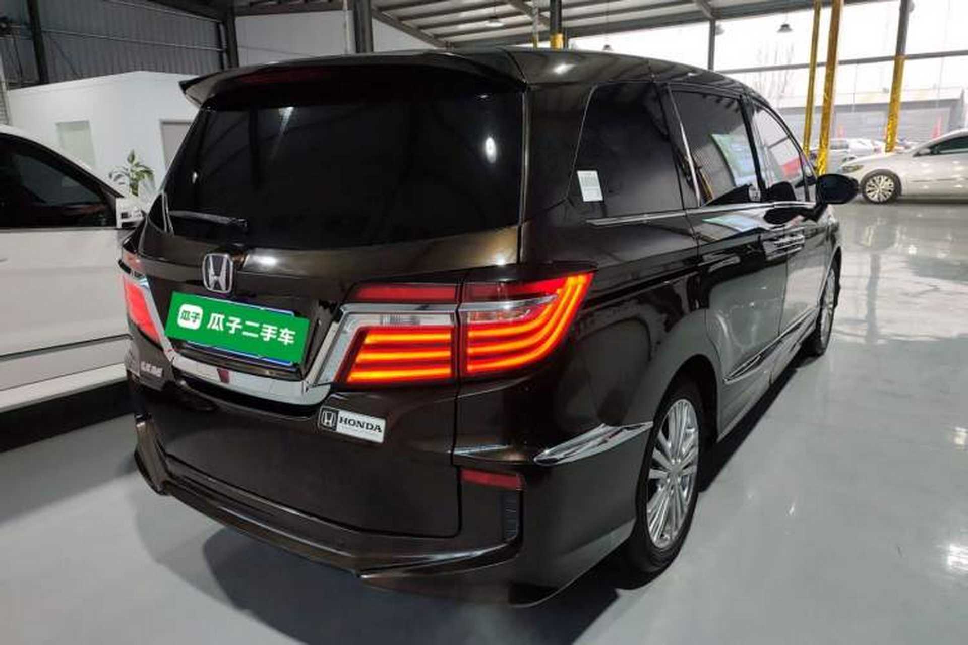 Used Honda Elysion 2016 2.4L Luxury Edition Rear Right 45 Deg