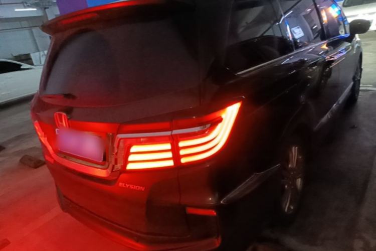 Used Honda Elysion 2016 2.4L Supreme Edition Rear