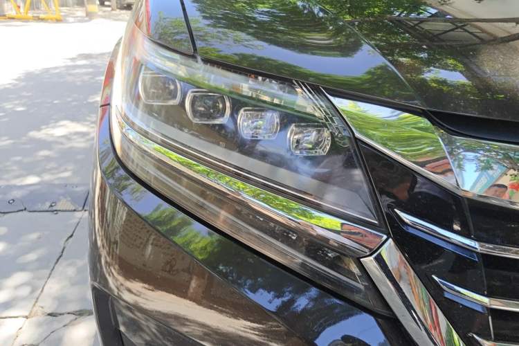 Used Honda Elysion 2016 2.4L Luxury Edition Right Front Headlight