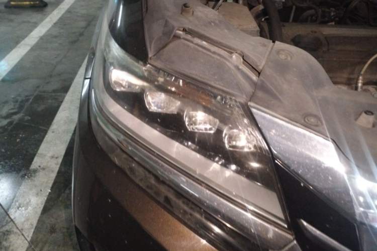 Used Honda Elysion 2016 2.4L Supreme Edition Right Front Headlight