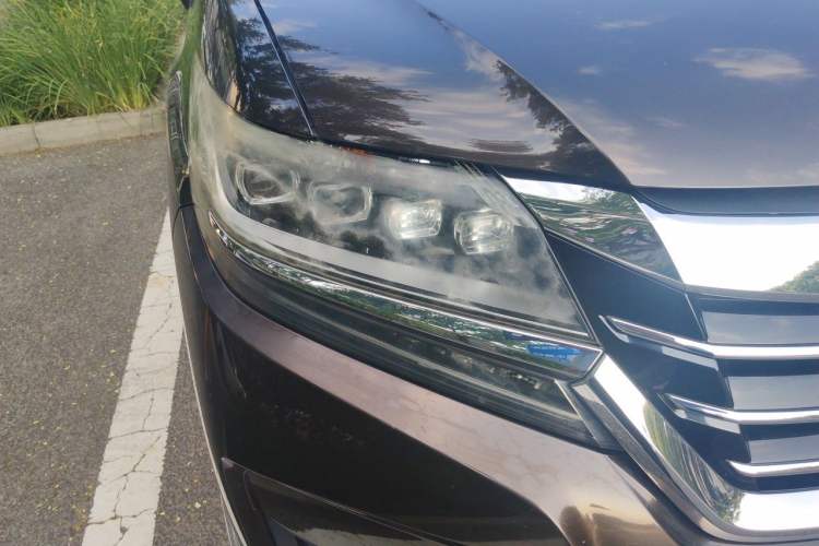 Used Honda Elysion 2016 2.4L Supreme Edition Right Front Headlight