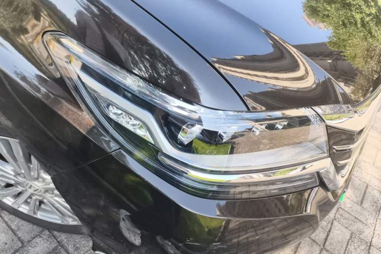 Used Honda Elysion 2016 2.4L Supreme Edition Right Front Headlight