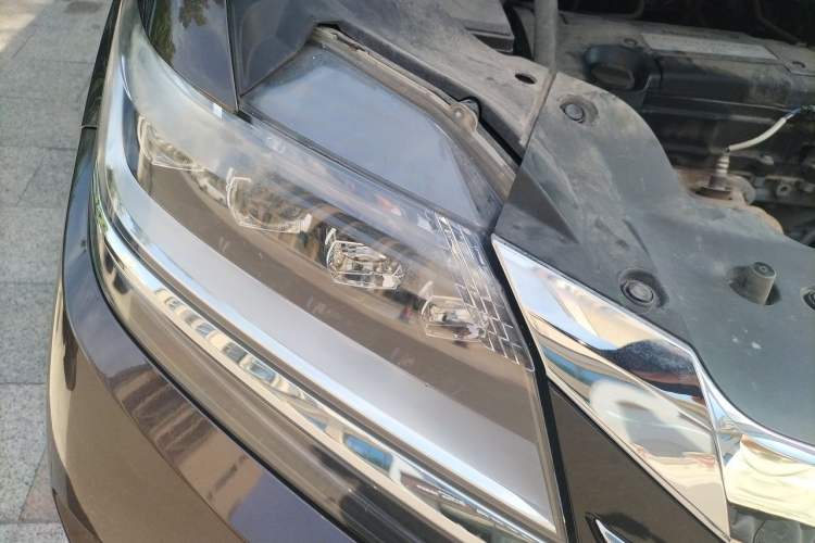 Used Honda Elysion 2016 2.4L Supreme Edition Right Front Headlight