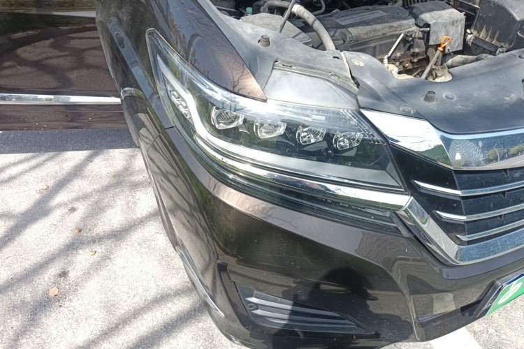 Used Honda Elysion 2016 2.4L Supreme Edition Right Front Headlight