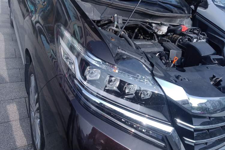 Used Honda Elysion 2016 2.4L Luxury Edition Right Front Headlight