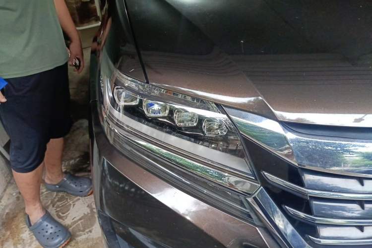 Used Honda Elysion 2016 2.4L Luxury Edition Right Front Headlight