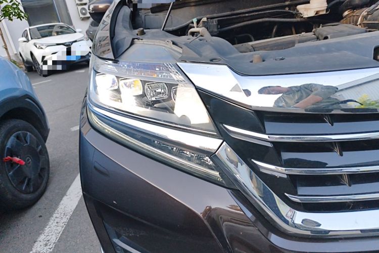 Used Honda Elysion 2016 2.4L Luxury Edition Right Front Headlight