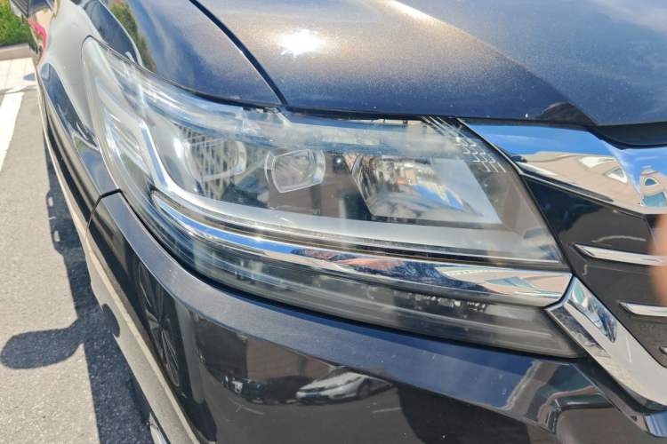 Used Honda Elysion 2016 2.4L Comfort Edition Right Front Headlight