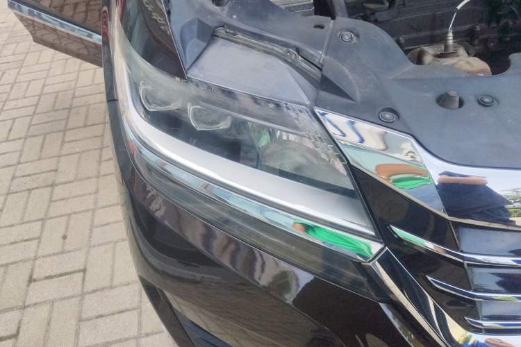 Used Honda Elysion 2016 2.4L Classic Edition Right Front Headlight
