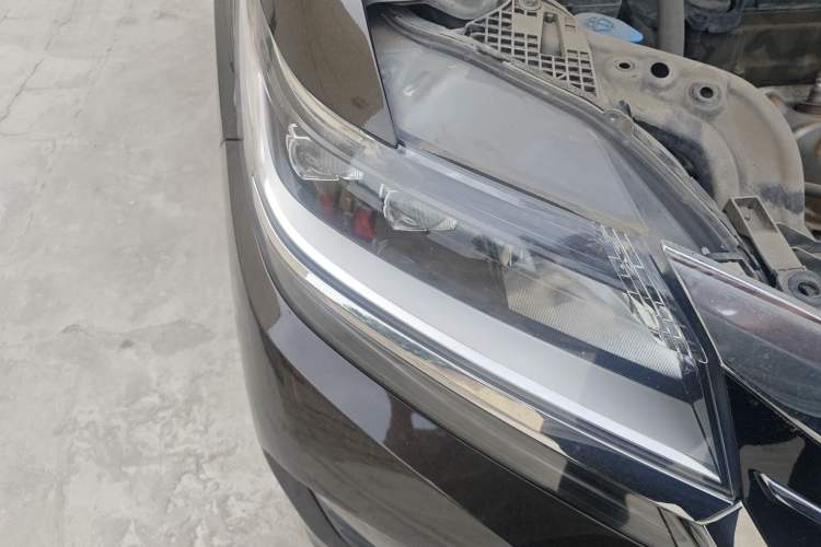 Used Honda Elysion 2016 2.4L Comfort Edition Right Front Headlight