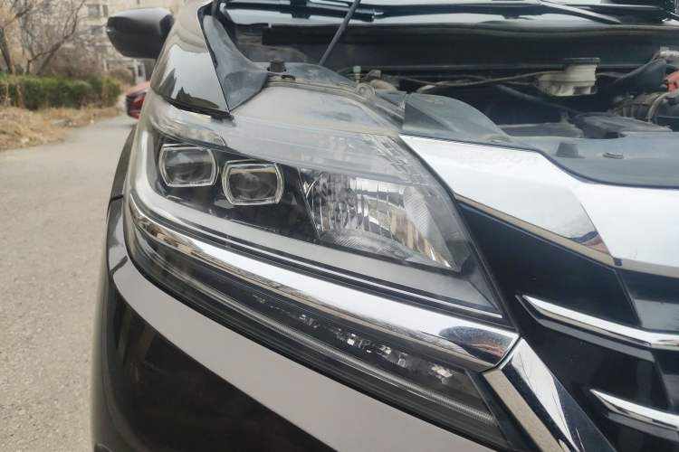 Used Honda Elysion 2016 2.4L Style Edition Right Front Headlight
