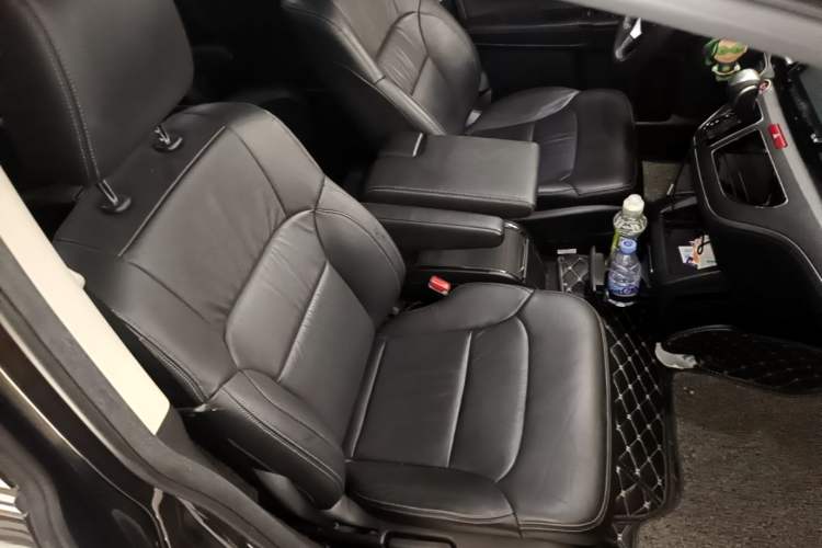 Used Honda Elysion 2016 2.4L Supreme Edition Right Front Seat