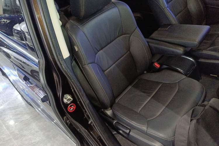 Used Honda Elysion 2016 2.4L Luxury Edition Right Front Seat