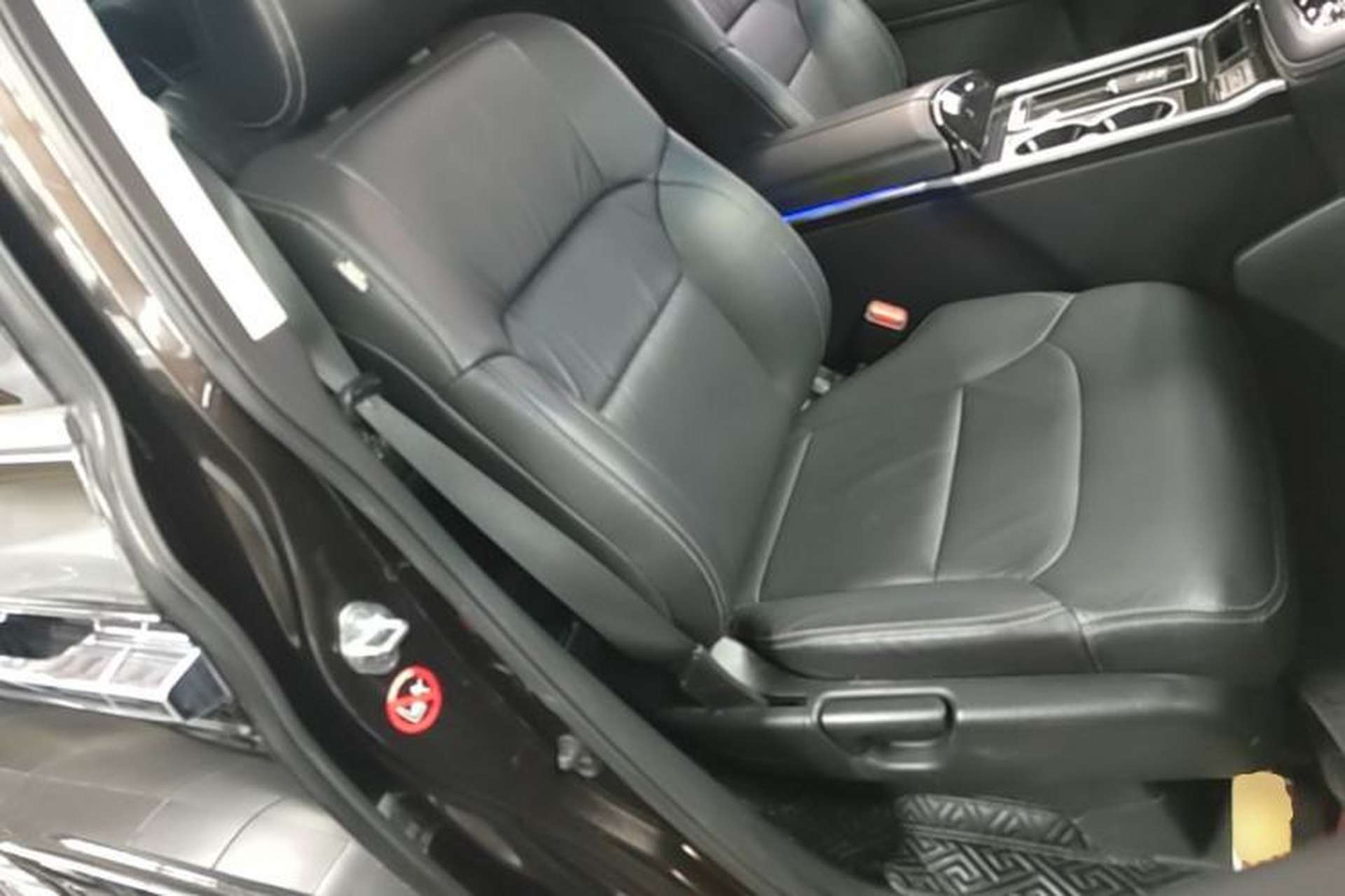 Used Honda Elysion 2016 2.4L Supreme Edition Right Front Seat
