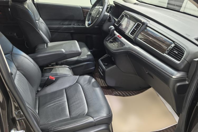 Used Honda Elysion 2016 2.4L Luxury Edition Right Front Seat