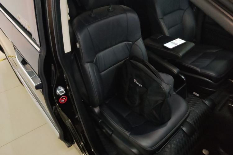 Used Honda Elysion 2016 2.4L Supreme Edition Right Front Seat