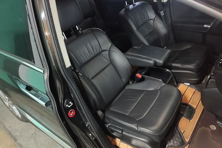 Used Honda Elysion 2016 2.4L Supreme Edition Right Front Seat