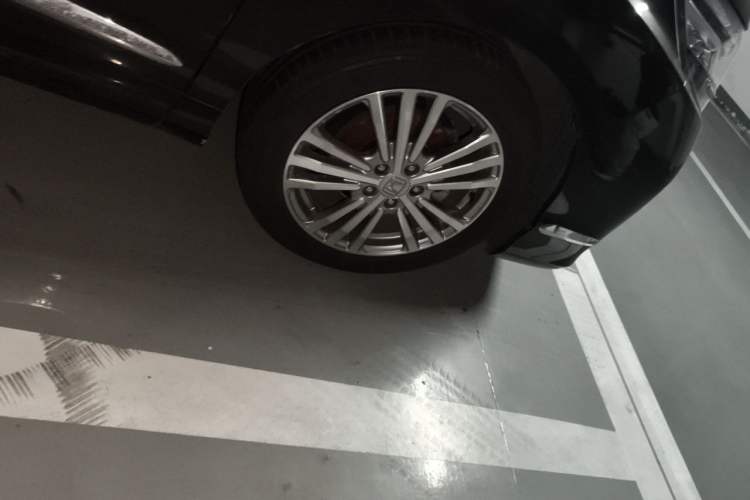 Used Honda Elysion 2016 2.4L Luxury Edition Right Front Wheel Hub
