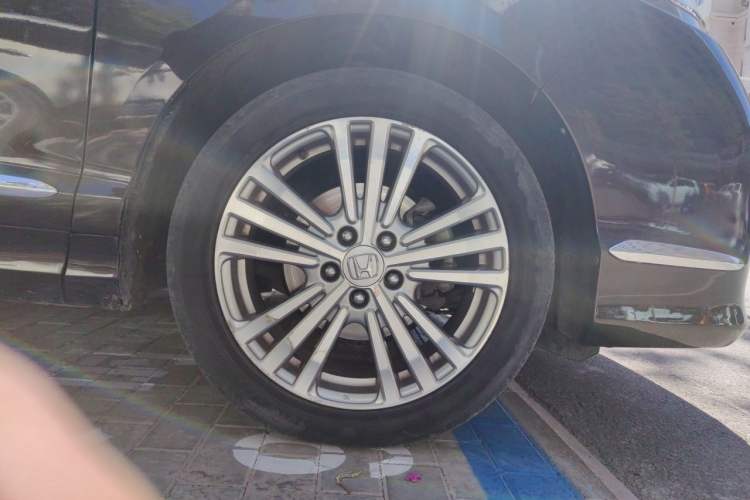Used Honda Elysion 2016 2.4L Luxury Edition Right Front Wheel Hub