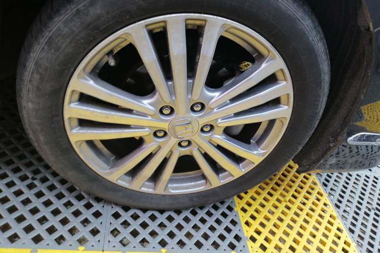Used Honda Elysion 2016 2.4L Supreme Edition Right Front Wheel Hub