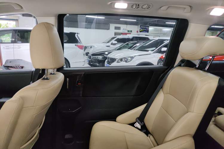 Used Honda Elysion 2016 2.4L Classic Edition Right Rear Door Interior