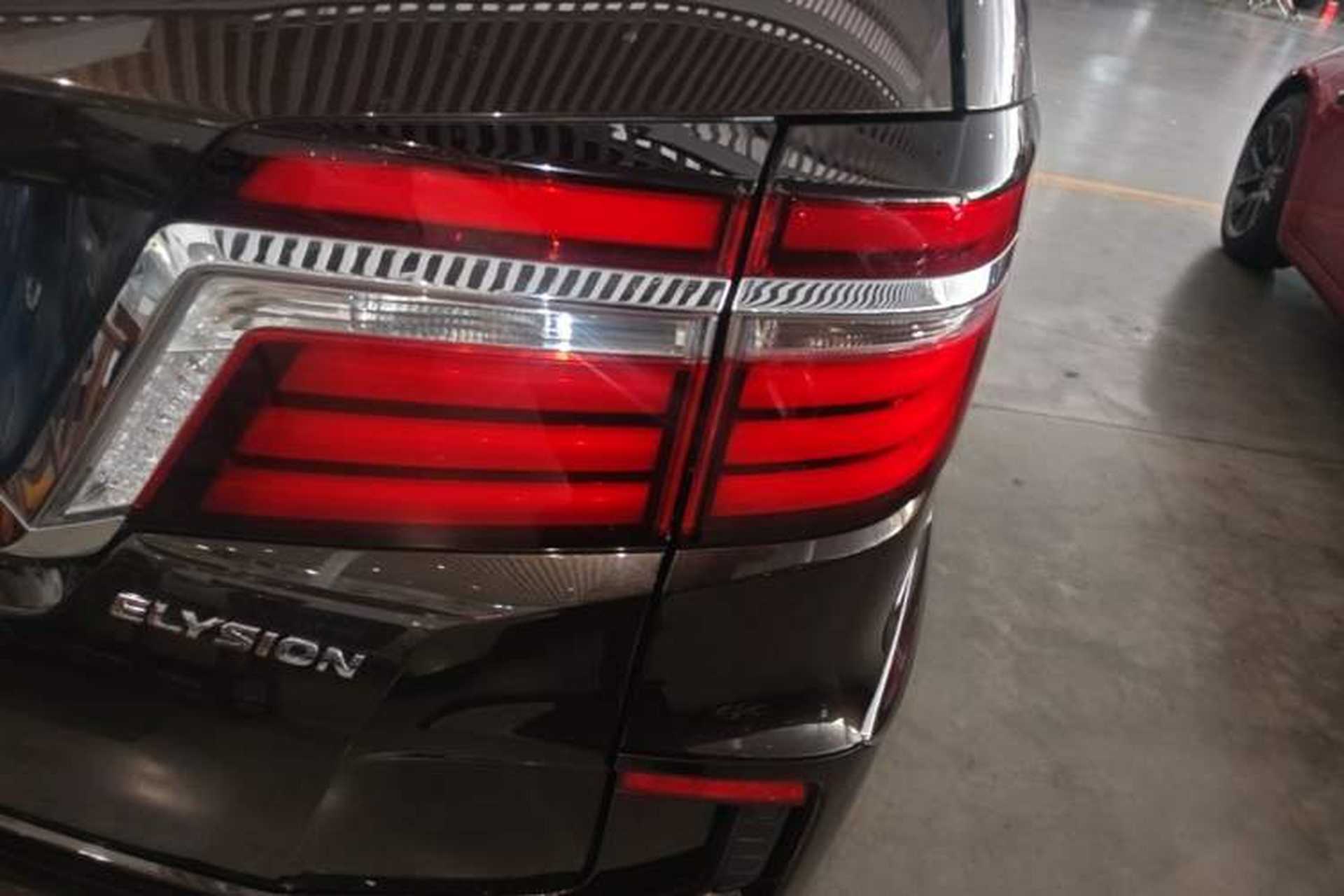 Used Honda Elysion 2016 2.4L Supreme Edition Right Rear Taillight