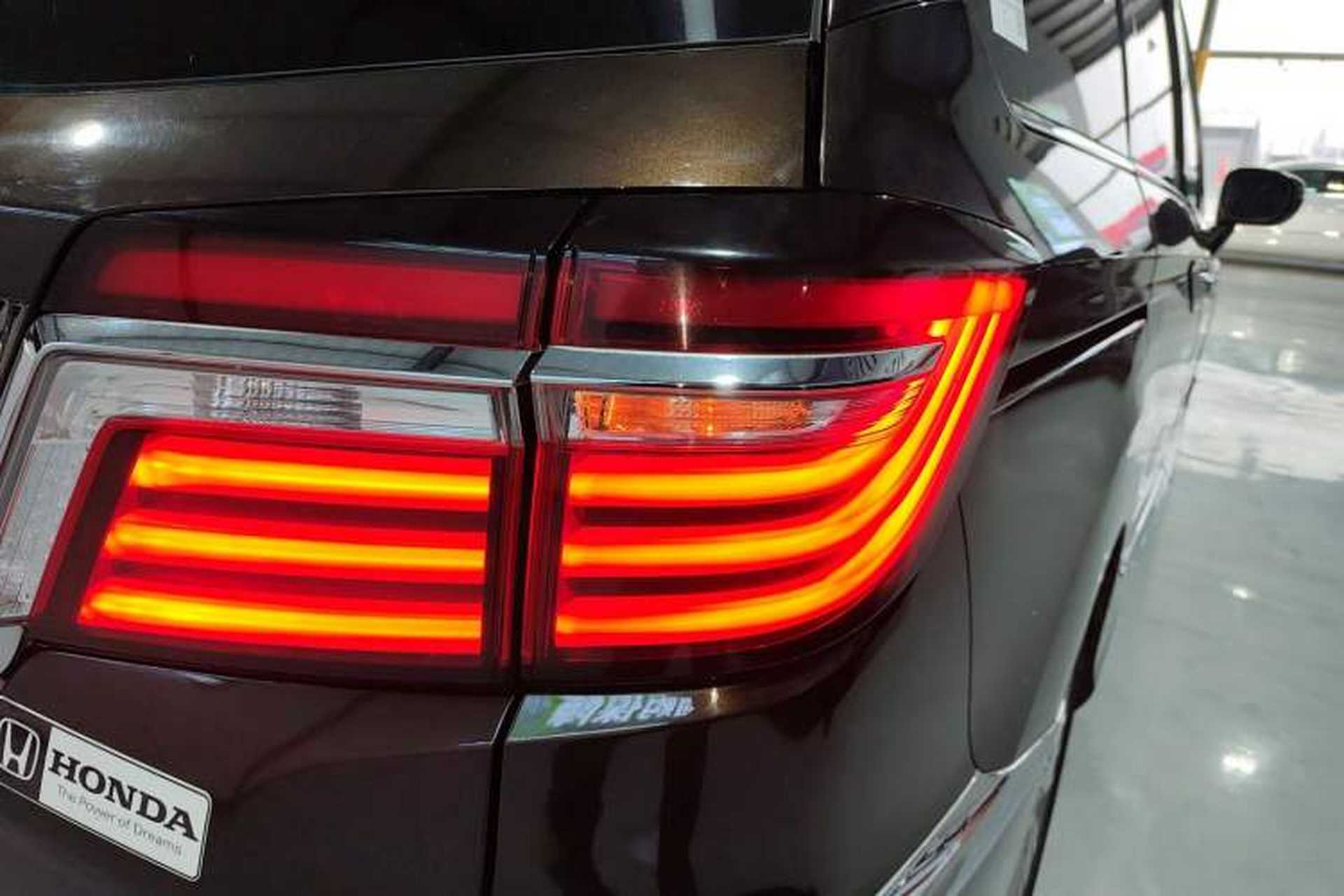 Used Honda Elysion 2016 2.4L Luxury Edition Right Rear Taillight