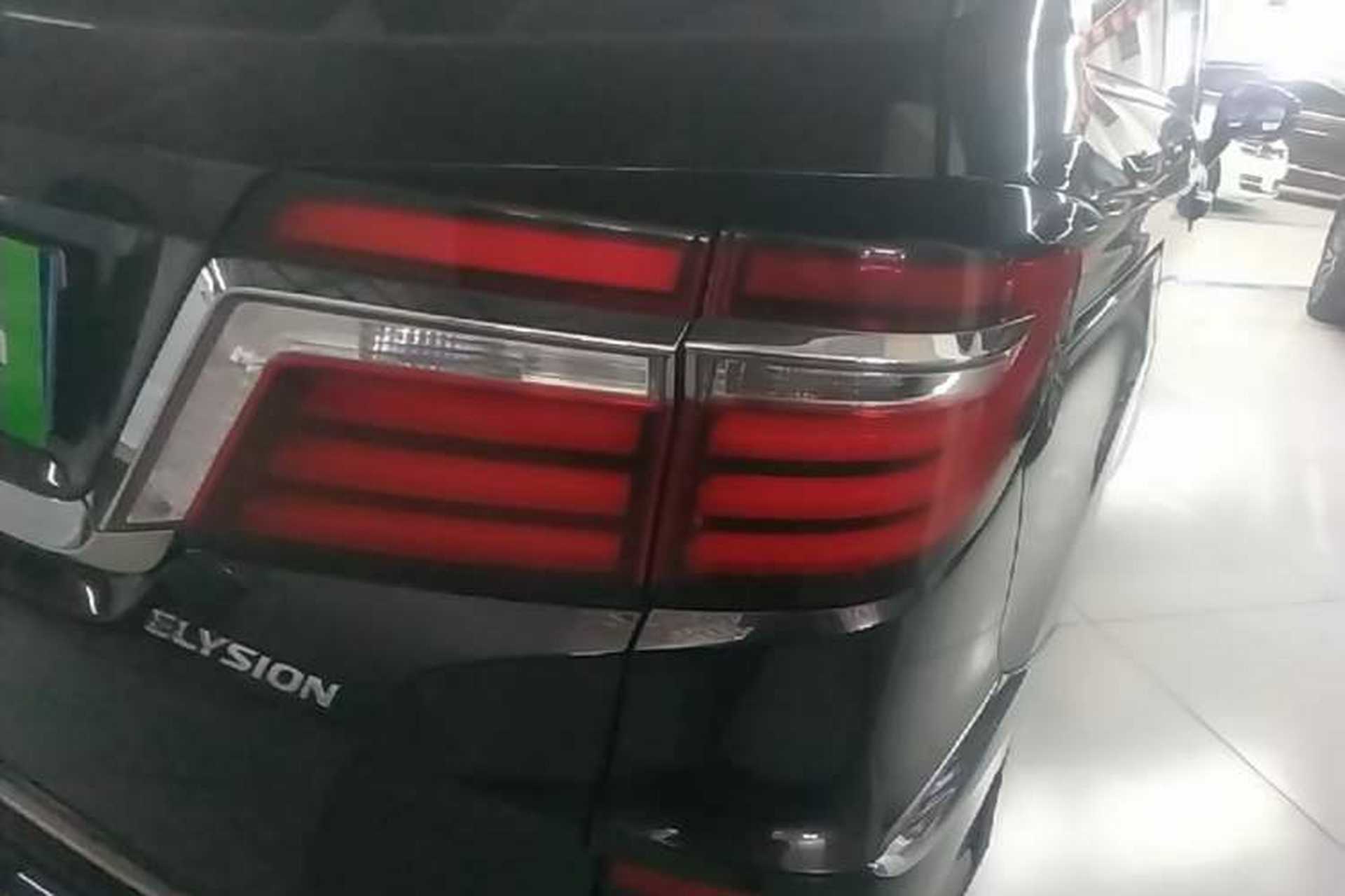 Used Honda Elysion 2016 2.4L Luxury Edition Right Rear Taillight