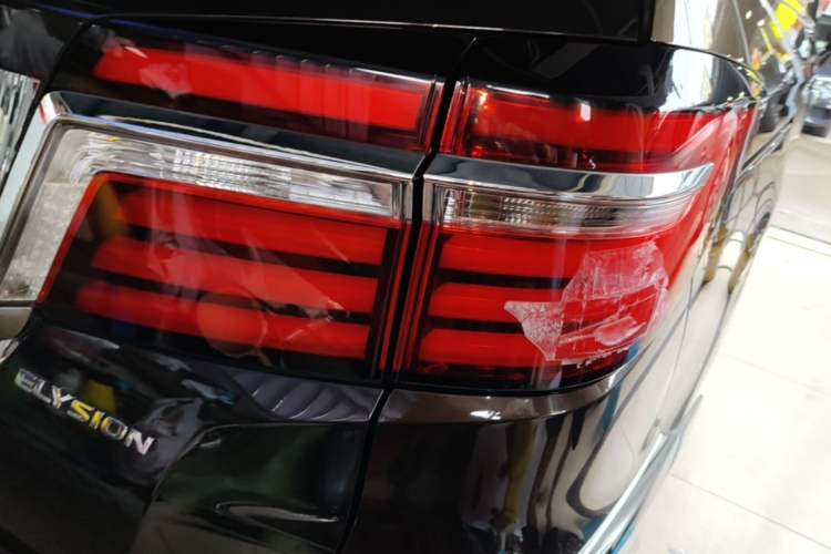 Used Honda Elysion 2016 2.4L Classic Edition Right Rear Taillight