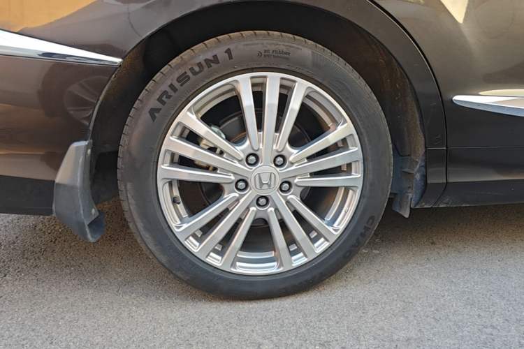 Used Honda Elysion 2016 2.4L Style Edition Right Rear Wheel Hub