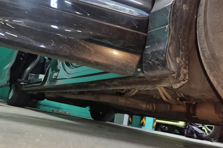 Used Honda Elysion 2016 2.4L Supreme Edition Right Side Sill