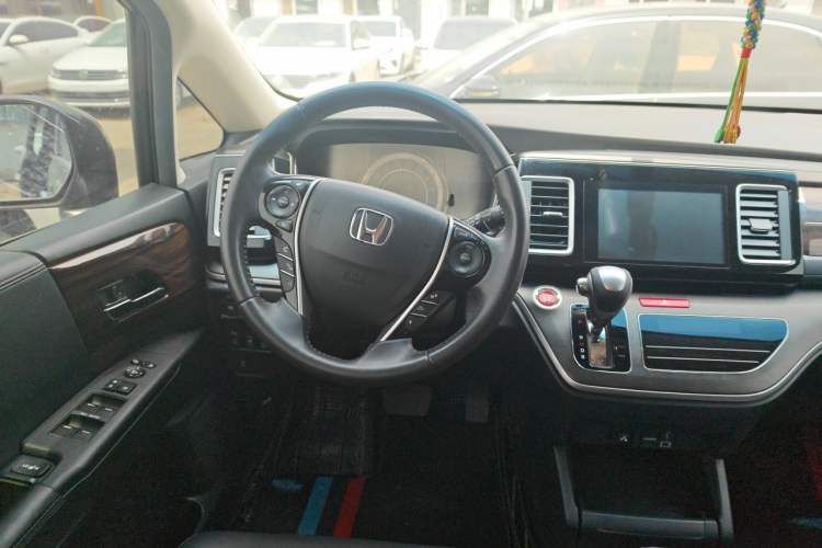 Used Honda Elysion 2016 2.4L Luxury Edition Steering Wheel