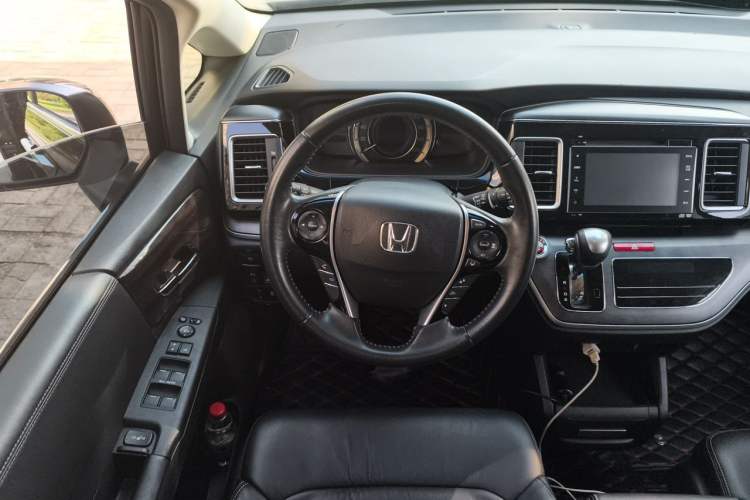Used Honda Elysion 2016 2.4L Supreme Edition Steering Wheel