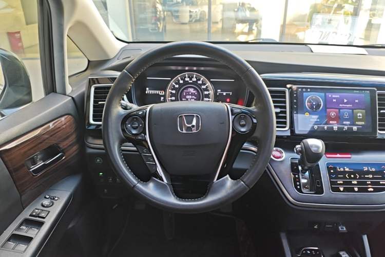 Used Honda Elysion 2016 2.4L Style Edition Steering Wheel
