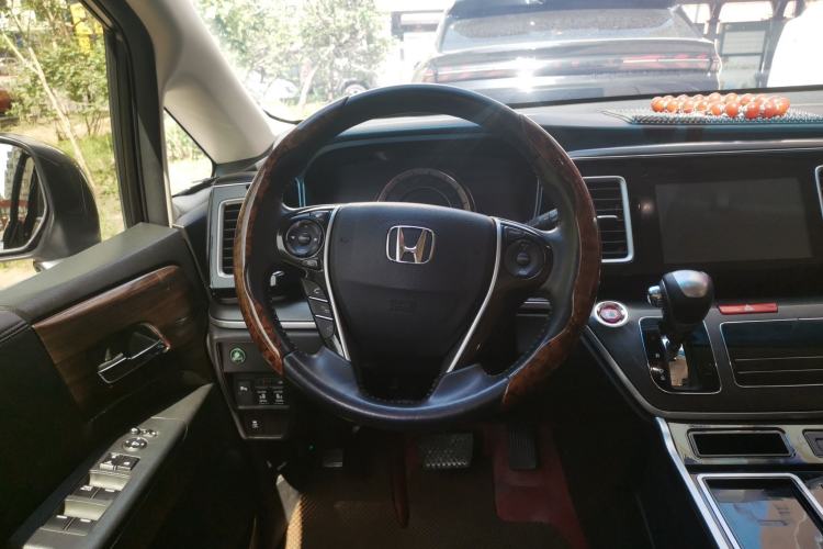 Used Honda Elysion 2016 2.4L Style Edition Steering Wheel