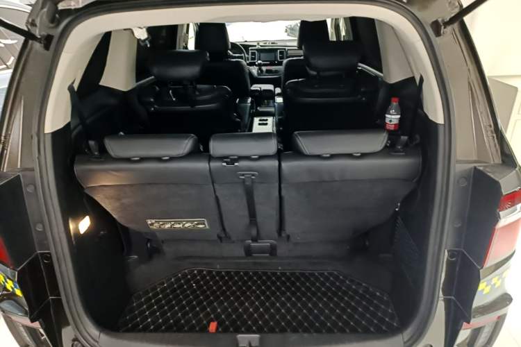 Used Honda Elysion 2016 2.4L Supreme Edition Trunk