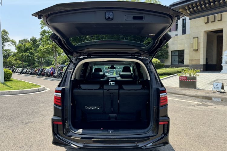 Used Honda Elysion 2016 2.4L Supreme Edition Trunk