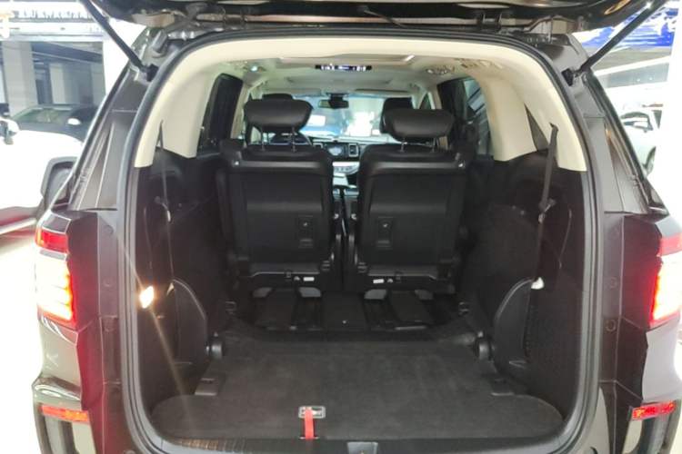 Used Honda Elysion 2016 2.4L Supreme Edition Trunk