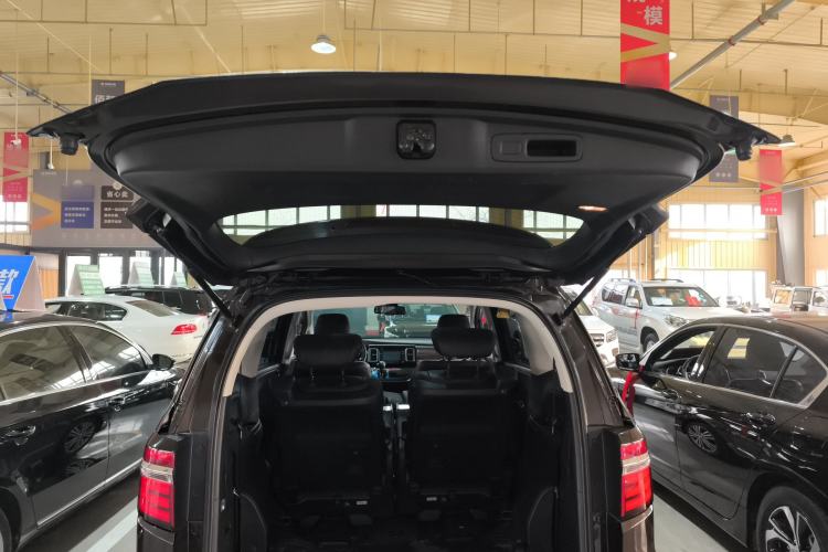 Used Honda Elysion 2016 2.4L Supreme Edition Trunk