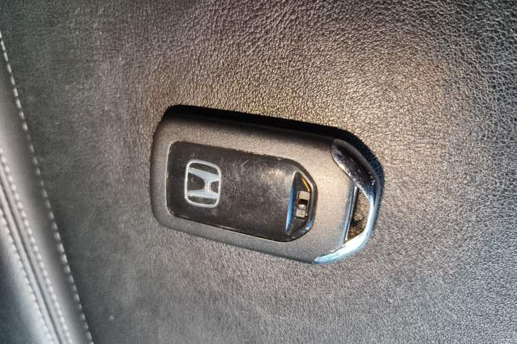 Used Honda Elysion 2016 2.4L Luxury Edition Vehicle Key
