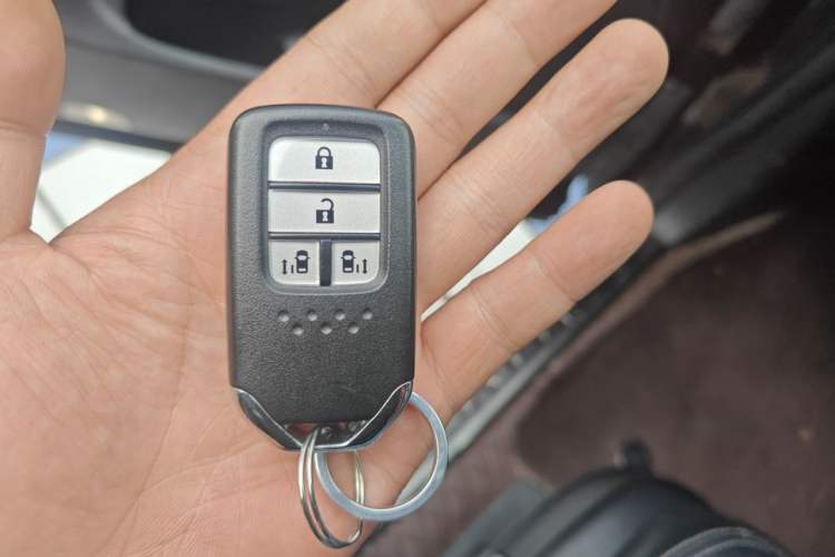 Used Honda Elysion 2016 2.4L Supreme Edition Vehicle Key