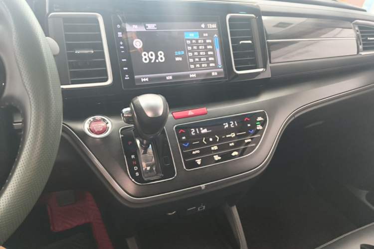 Used Honda Elysion 2016 2.4L Luxury Edition Audio And AC Panel