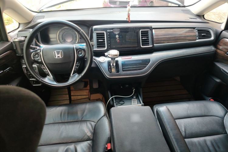 Used Honda Elysion 2016 2.4L Luxury Edition Center Console