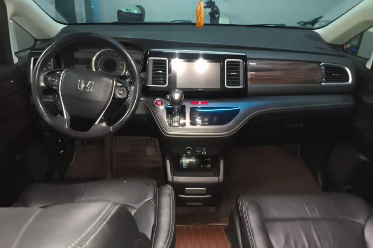 Used Honda Elysion 2016 2.4L Style Edition Center Console