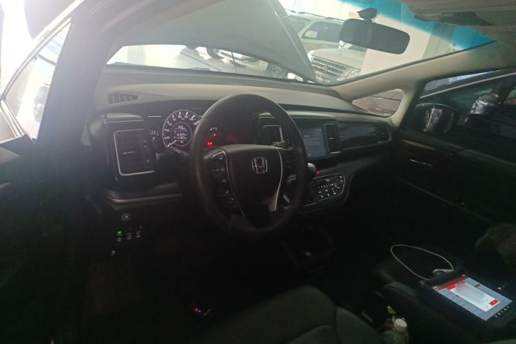 Used Honda Elysion 2016 2.4L Style Edition Center Console
