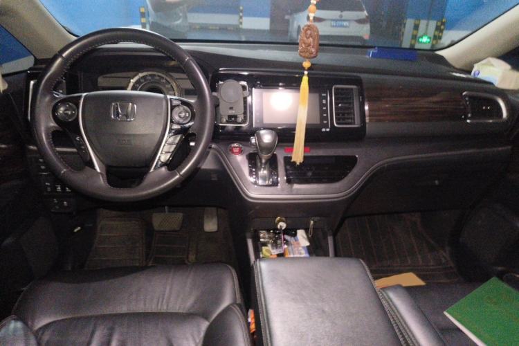 Used Honda Elysion 2016 2.4L Supreme Edition Center Console