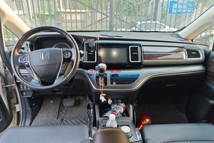 Used Honda Elysion 2016 2.4L Luxury Edition Center Console
