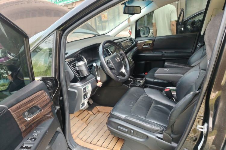 Used Honda Elysion 2016 2.4L Luxury Edition Driver Seat