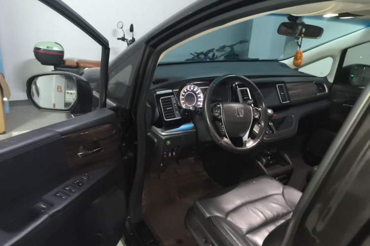 Used Honda Elysion 2016 2.4L Style Edition Driver Seat