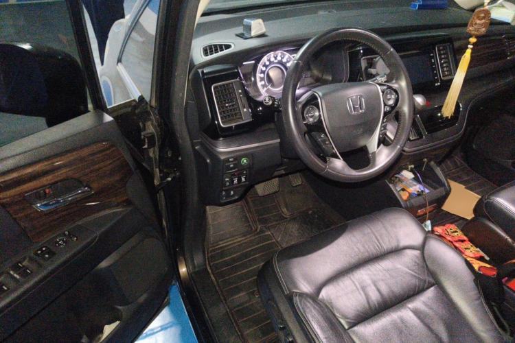 Used Honda Elysion 2016 2.4L Supreme Edition Driver Seat